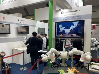 booth2.jpg